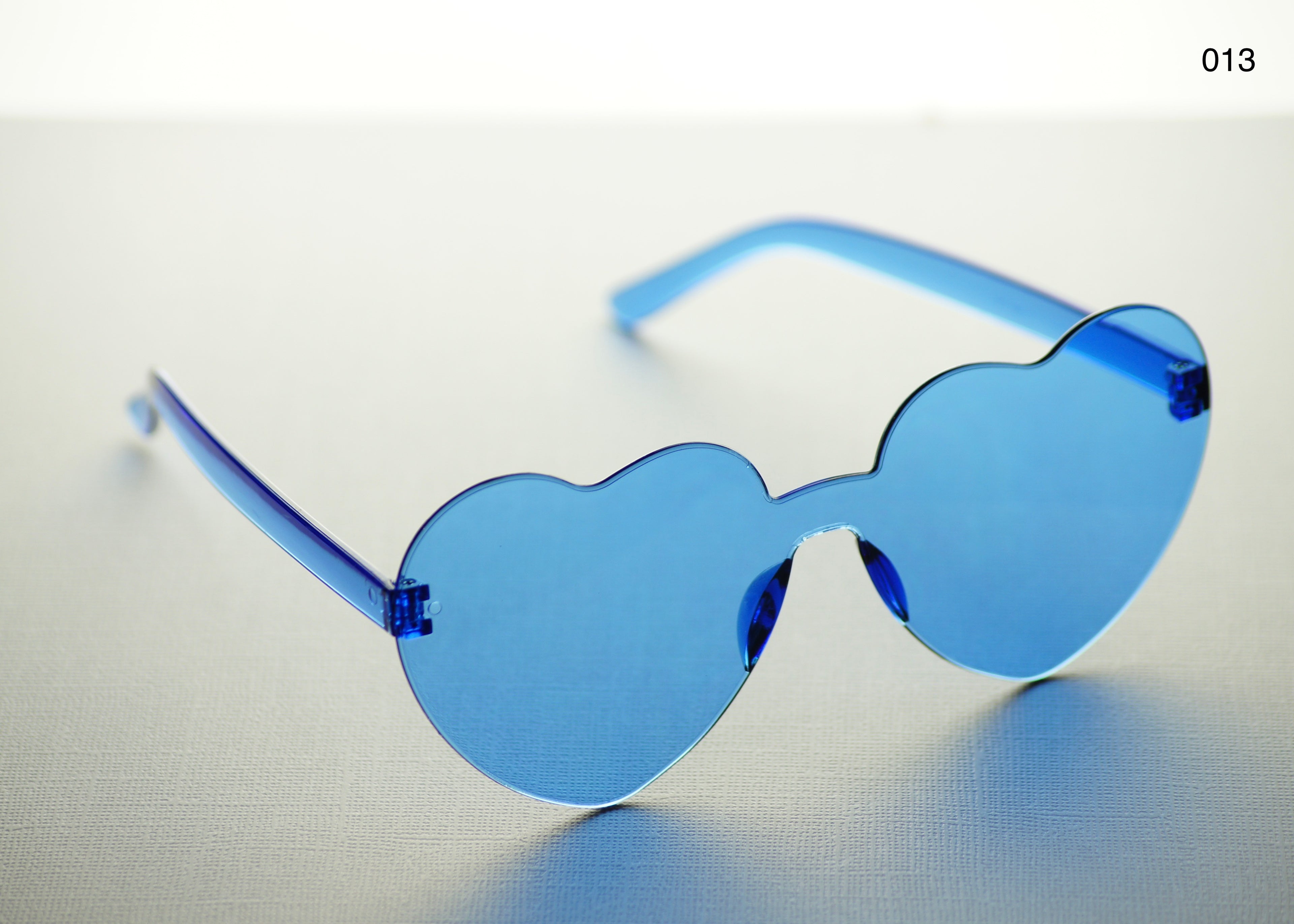 HEART SHAPE GLASSES (MULTIPLE COLOURS)