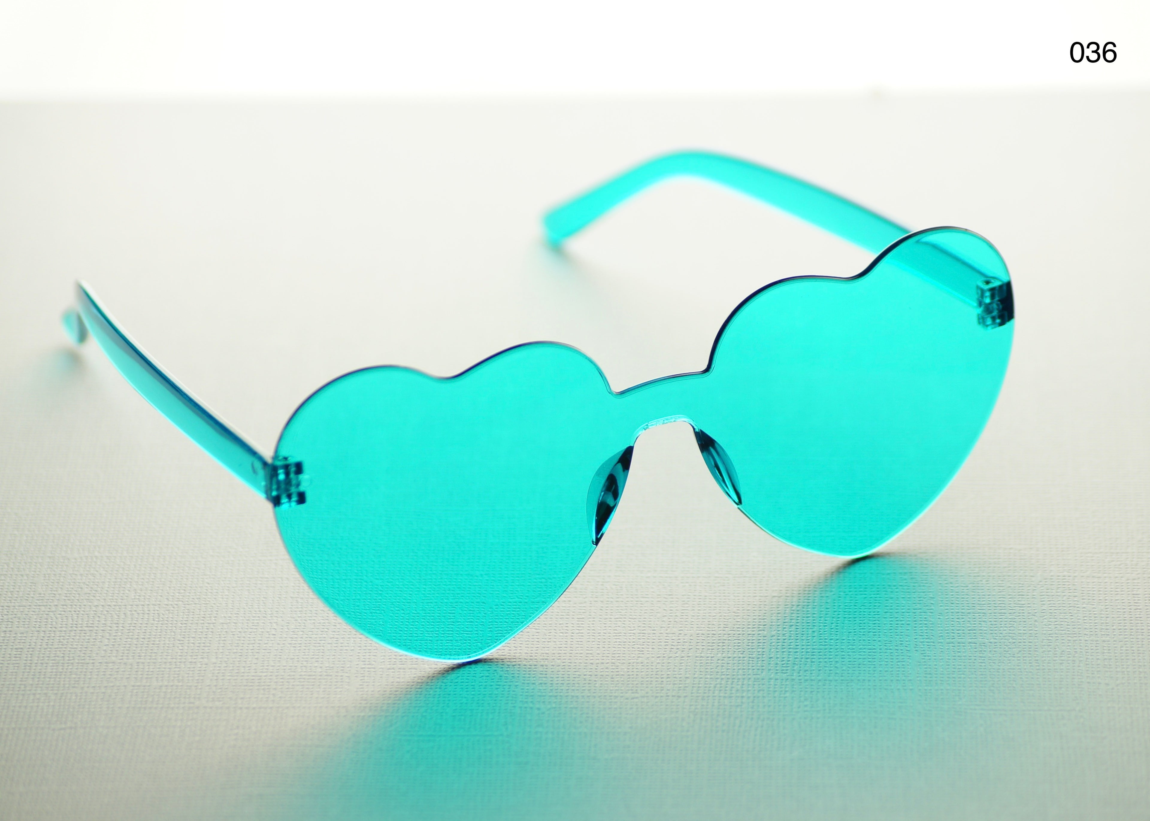 HEART SHAPE GLASSES (MULTIPLE COLOURS)