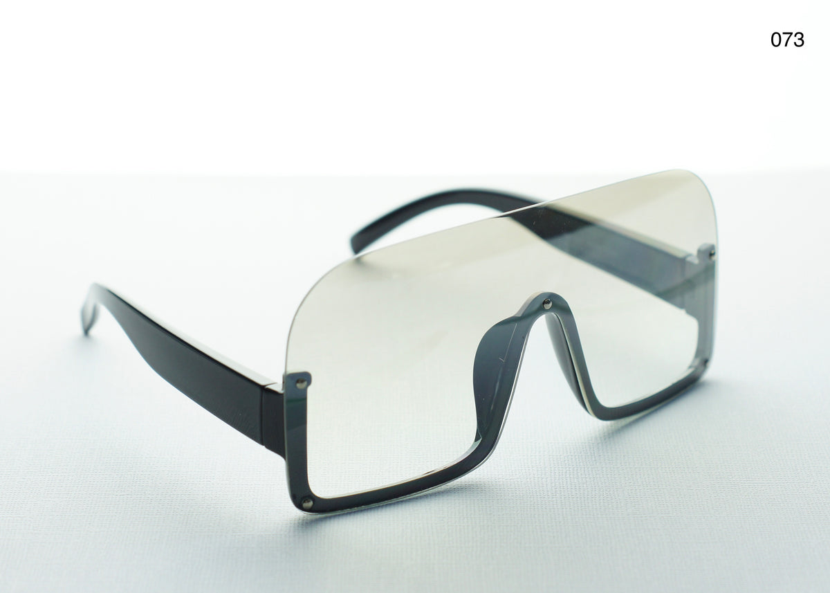 OVERSIZED SUNGLASSES